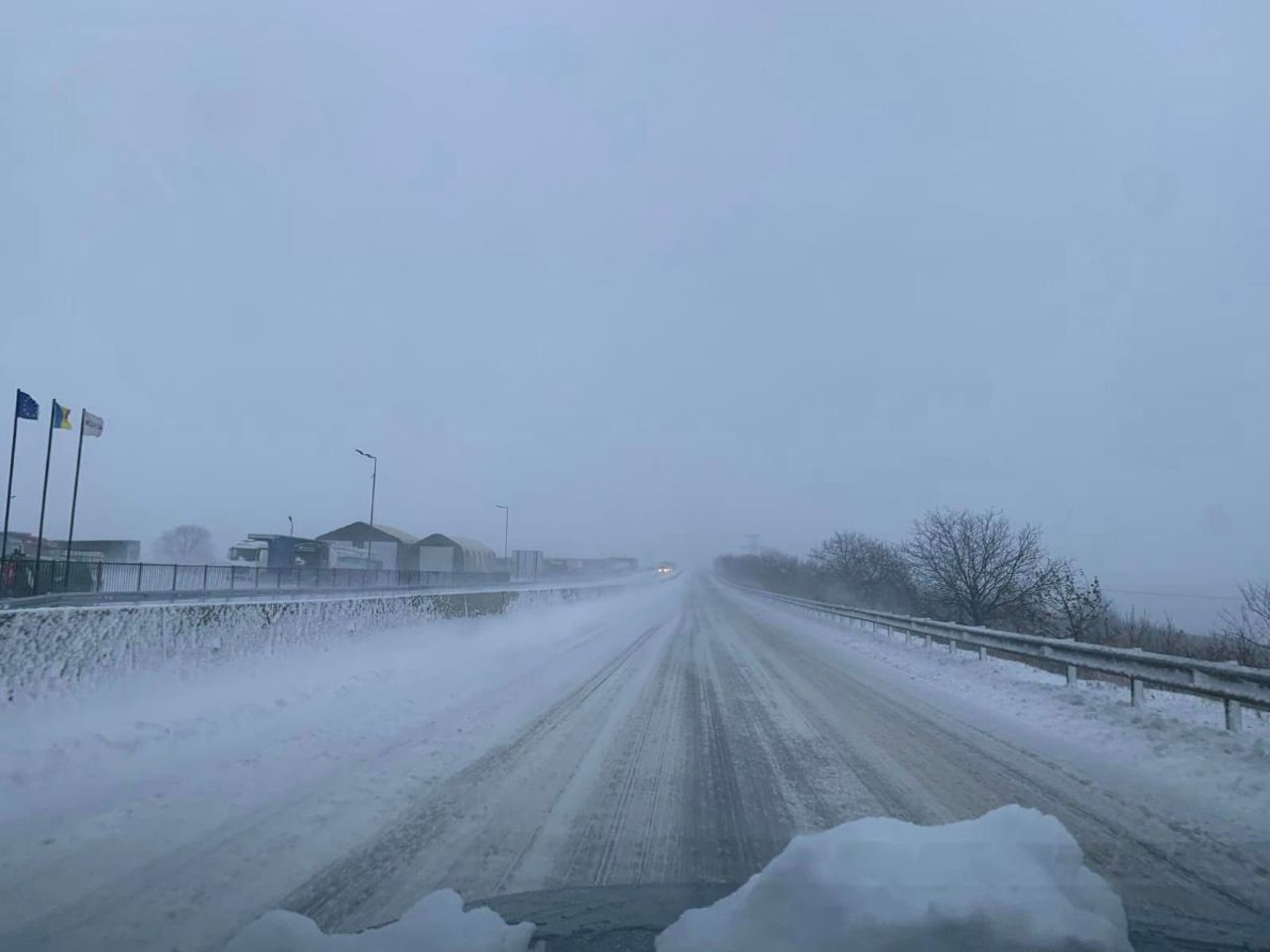 Желтый код сильного ветра действует до полудня