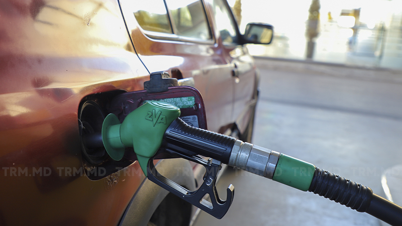 Moldova Fuel Prices Drop: Diesel & Gasoline Down