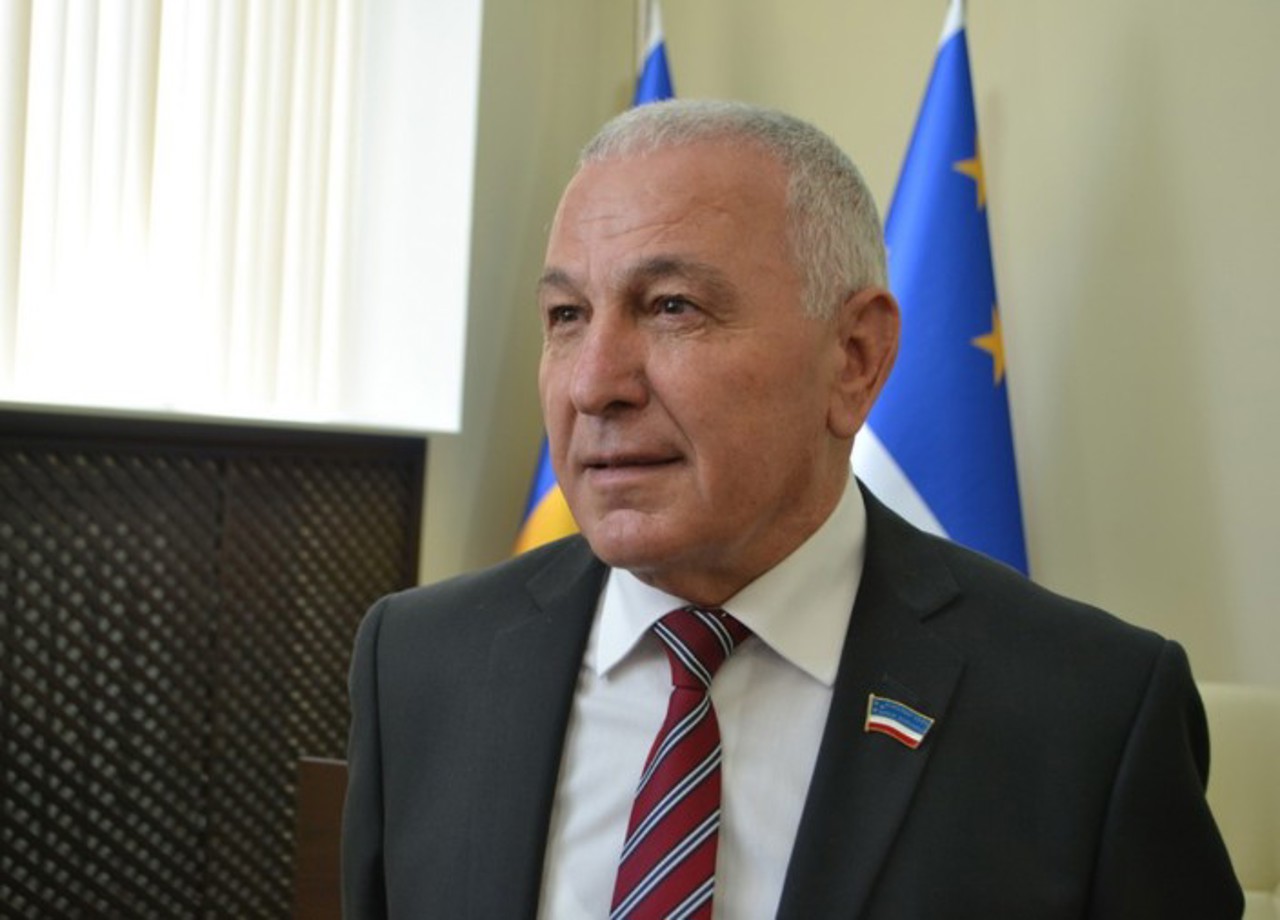 „Înfățișare hăituită”: Cernev ironizează pe seama acuzațiilor lui Constantinov, amintind că a fost condamnat pentru „escrocherii”, nu „pentru politică”