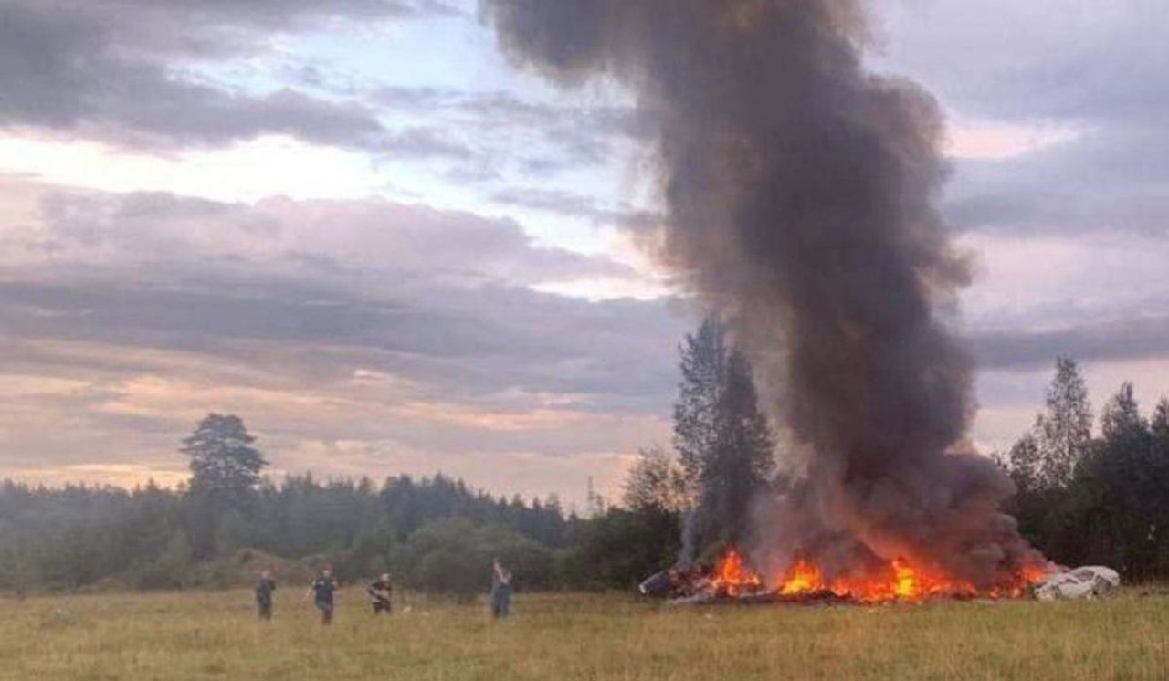 Россия официально объявила о гибели Пригожина. Федеральное агентство воздушного транспорта опубликовало полный список находившихся в самолете