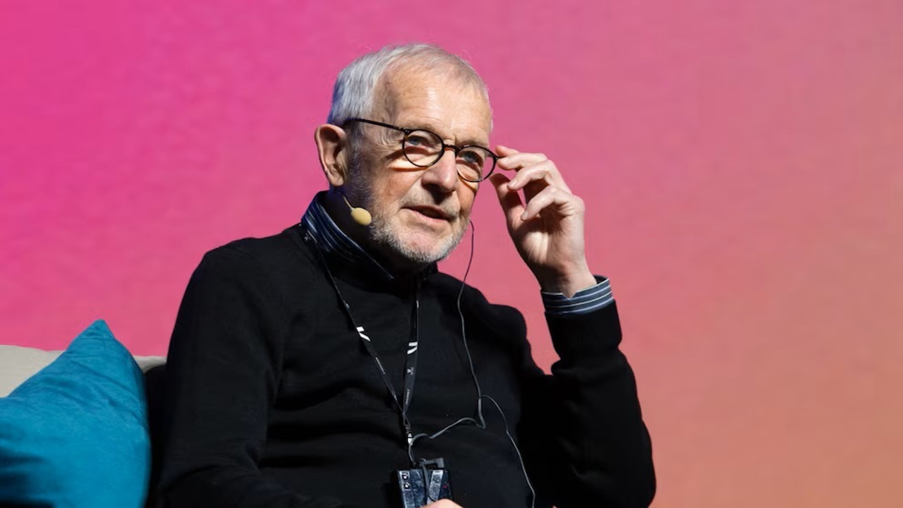 Premiul Nobel pentru Fizică 2026: Francis Halzen a descoperit neutrini cosmici în gheața de la Polul Sud