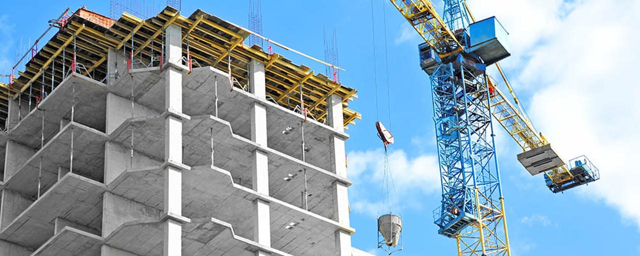 Statul vrea reguli mai dure pentru construcțiile ilegale și intervenții rapide pe șantiere