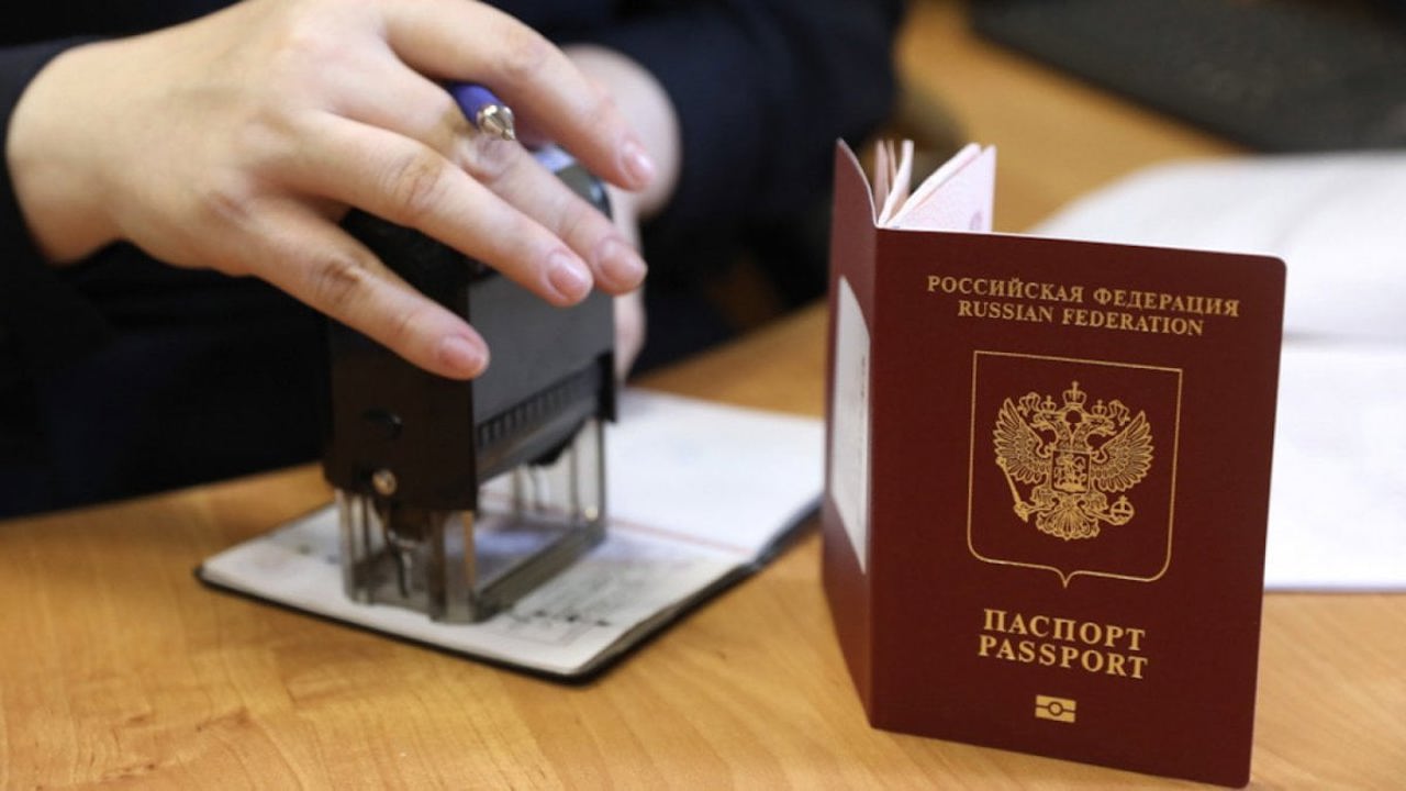 Montenegro ends visa-free entry for Russians, Belarusians