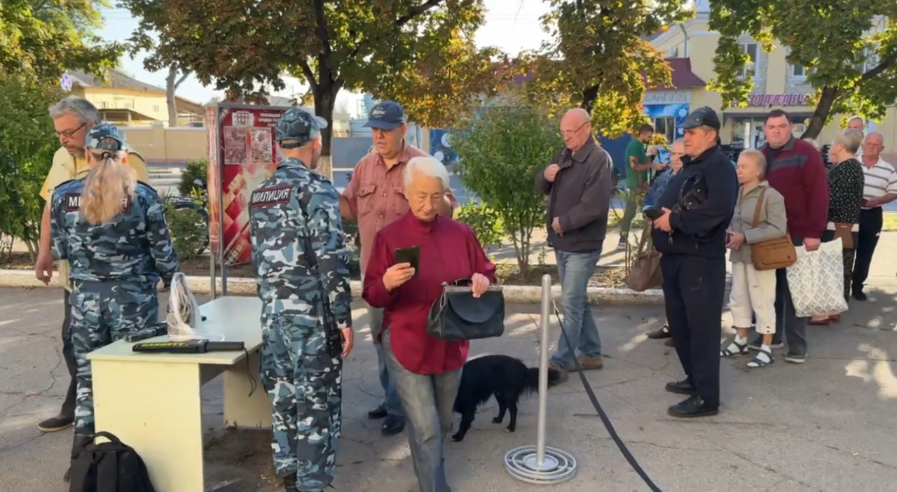 Rusia a sfidat Chișinăul și a deschis cele 16 secții de votare în regiunea transnistreană: Câți alegători s-au prezentat la urne în prima jumătate a zilei