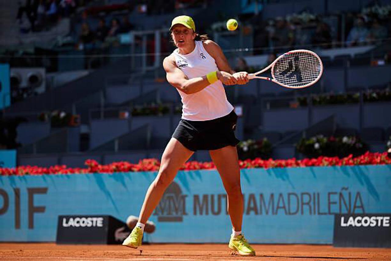 Swiatek, pe zgură ca mersul pe bicicletă: poloneza s-a calificat în turul 3 al turneului WTA 1000 de la Roma 