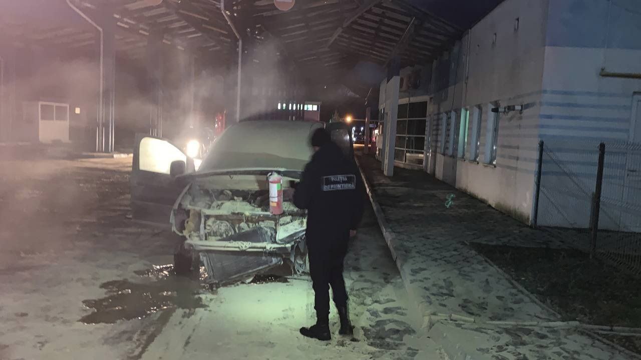 Incendiu la frontiera moldo-ucraineană. Un automobil a luat foc