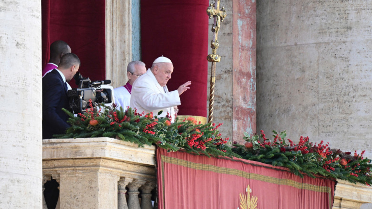 Mesajul „Urbi et Orbi” de Crăciun. Papa Francisc a făcut apel la negocieri între Ucraina și Rusia pentru a pune capăt războiului