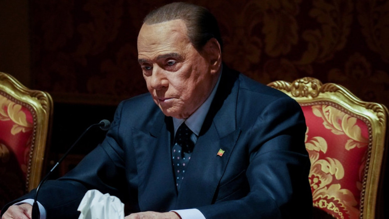 Fostul premier italian Silvio Berlusconi, internat la terapie intensivă  