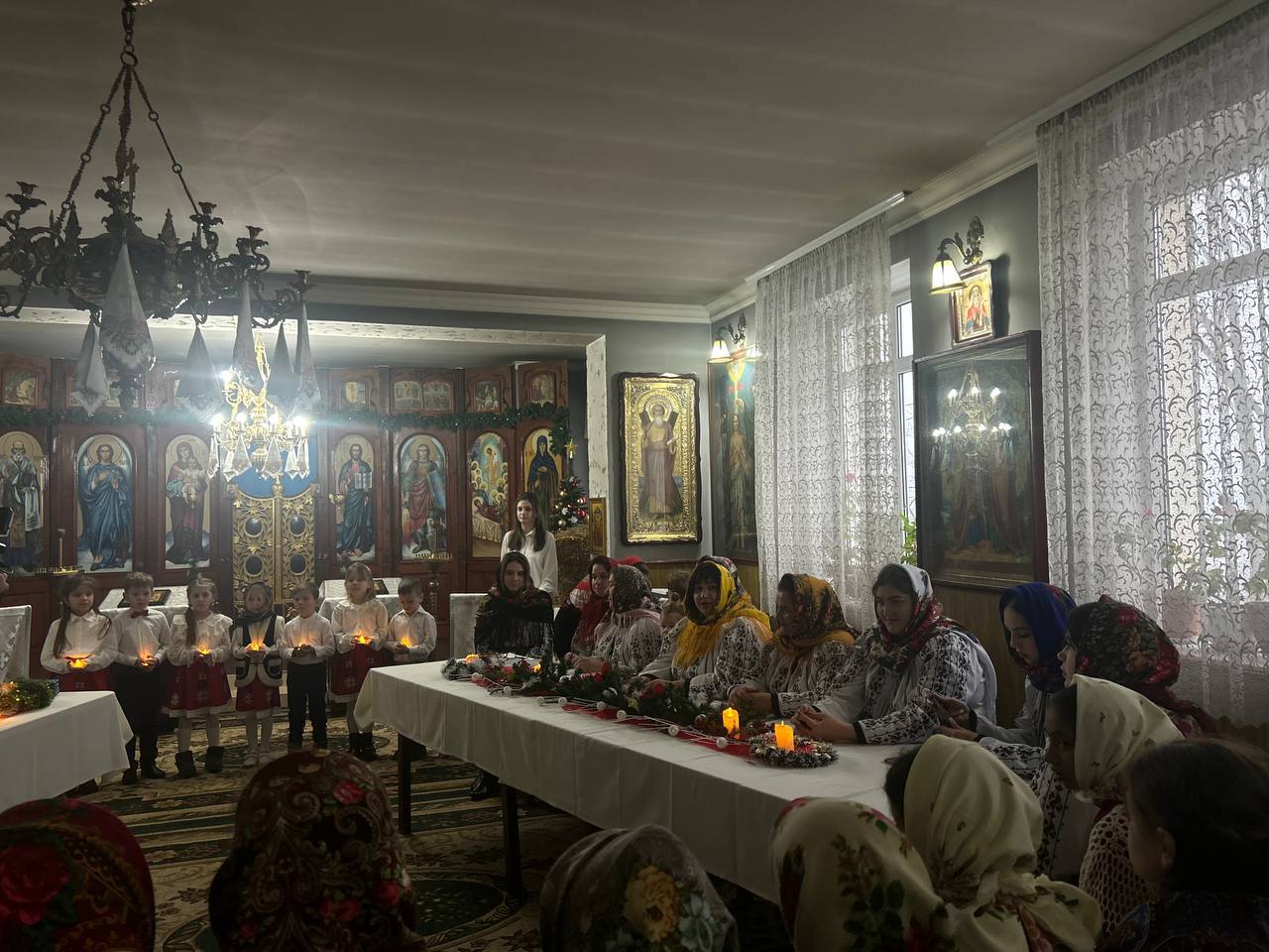 Șezătoarea Colindelor a adunat generații la Biserica din Făgureni