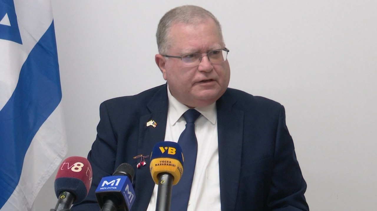Opt mii de moldoveni muncesc în Israel | Ambasadorul Yoram Elron: „Presupun că, în următoarele zile, vor fi curse spre exterior”