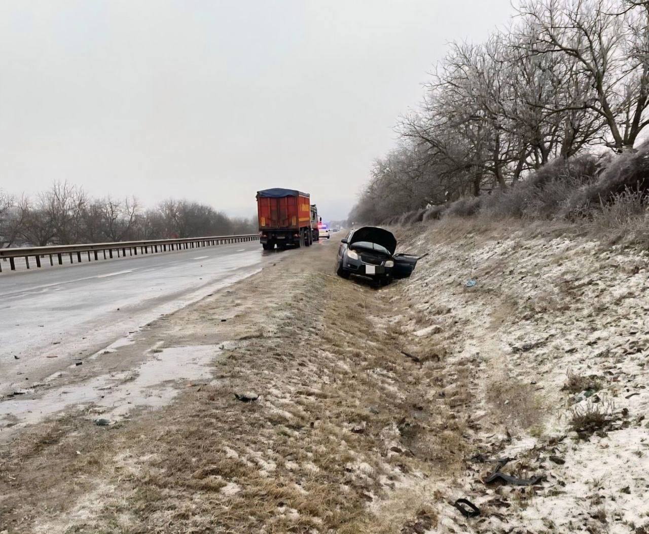 GHEȚUȘ | Drumuri impracticabile, intervenții de urgență îngreunate și mii de consumatori fără energie electrică