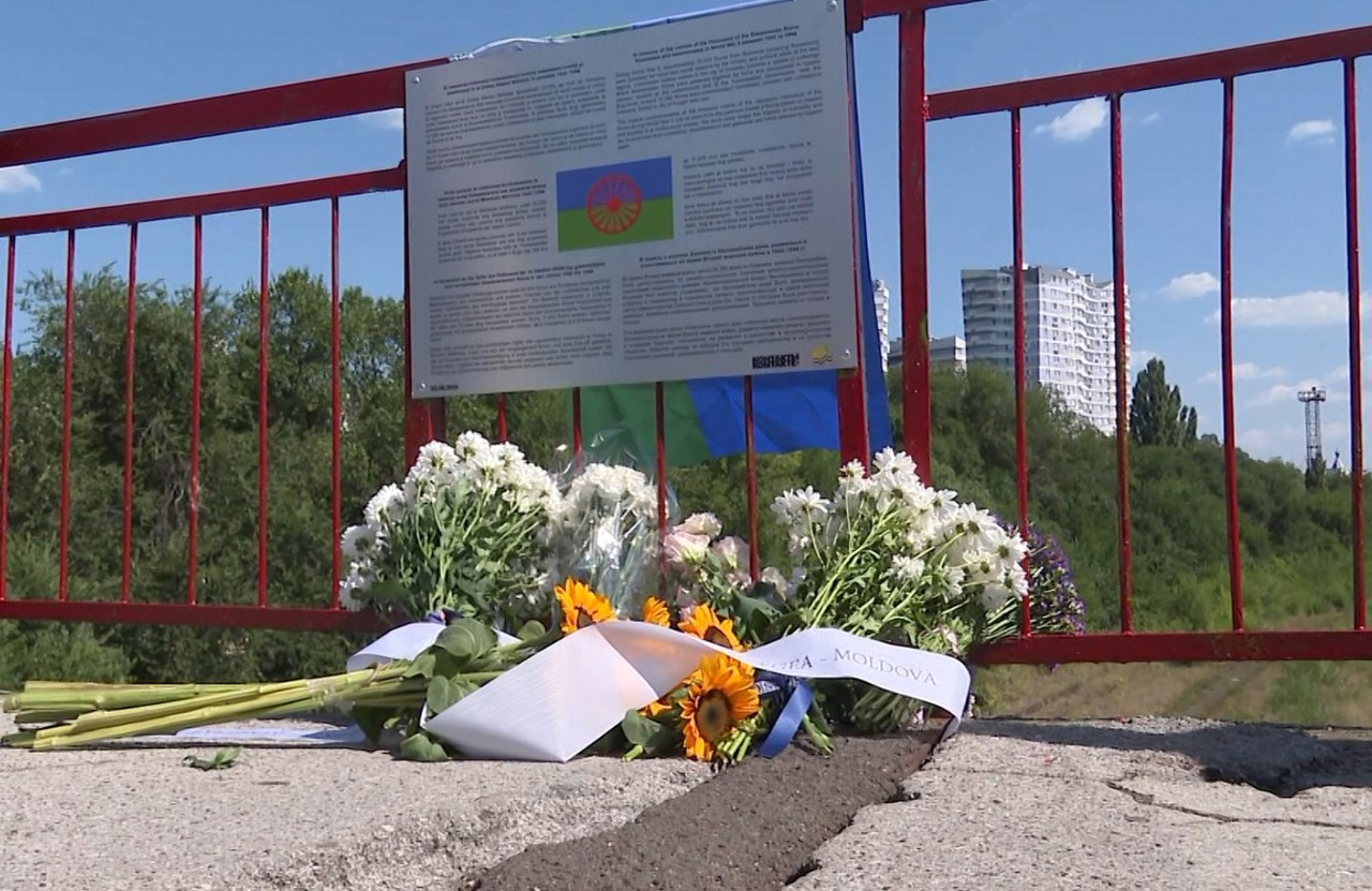 Placă comemorativă dedicată victimelor Holocaustului, inaugurată la Podul de la Gara Visterniceni din capitală  
