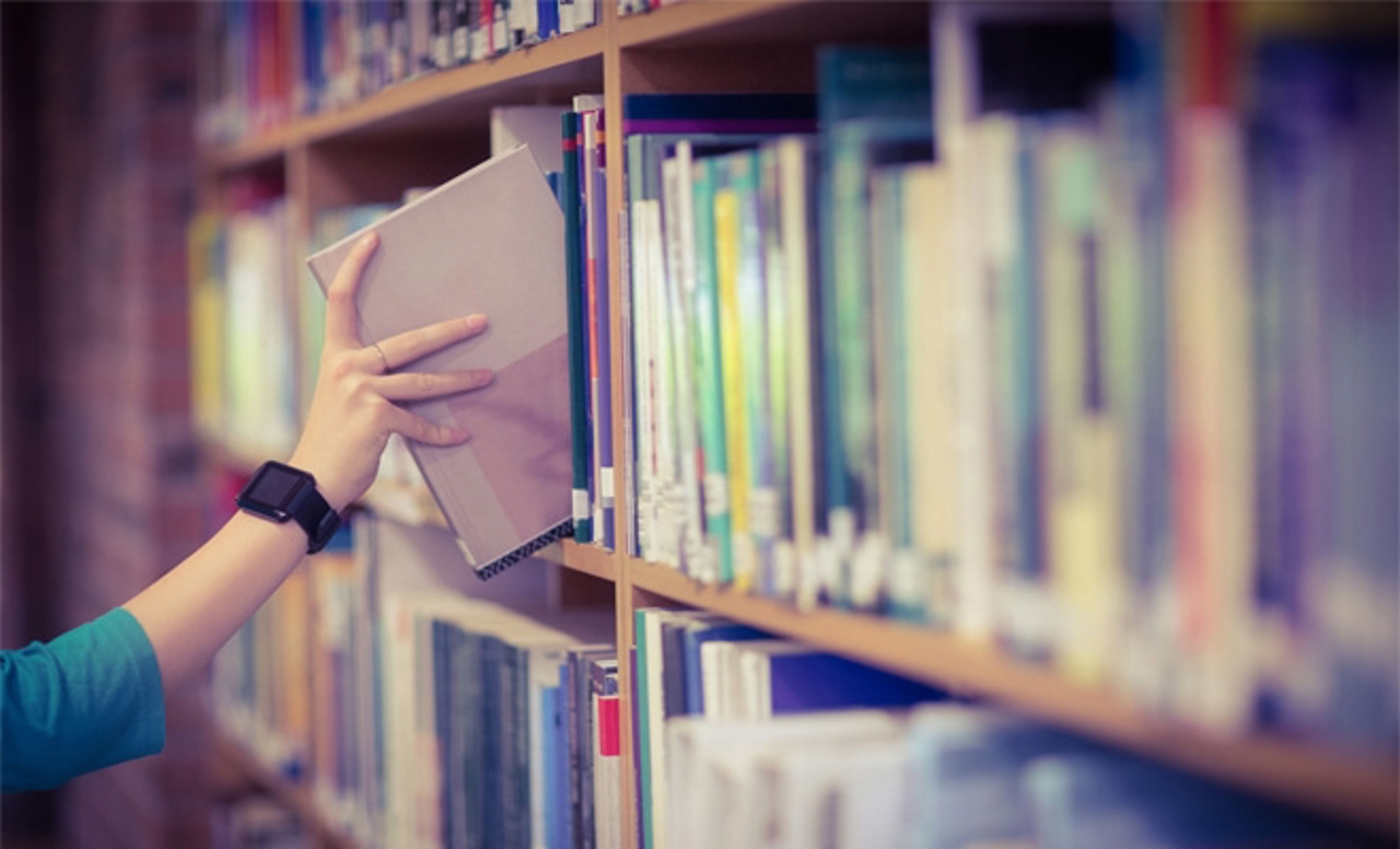 Peste 5.130 de tineri au beneficiat de vouchere culturale, de la începutul anului: Cei mai mulți și-au cumpărat cărți   