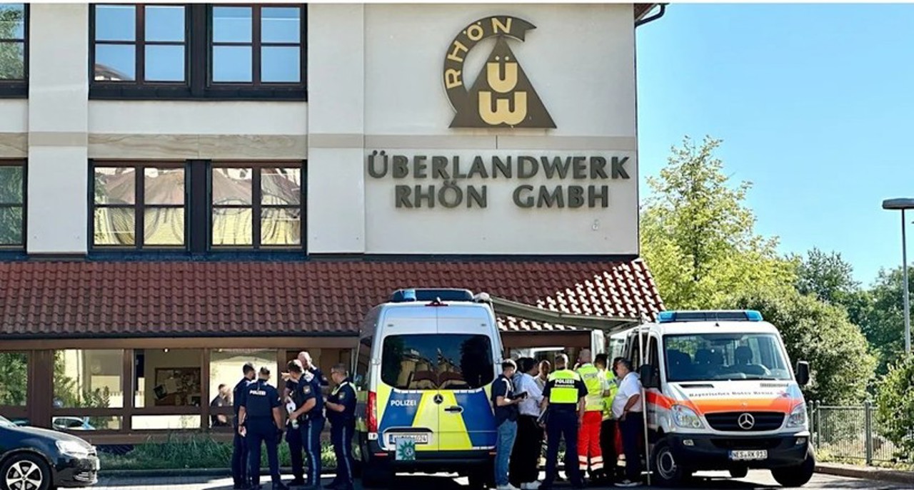 Un mort și doi răniți într-un atac cu armă albă la o companie din sudul Germaniei