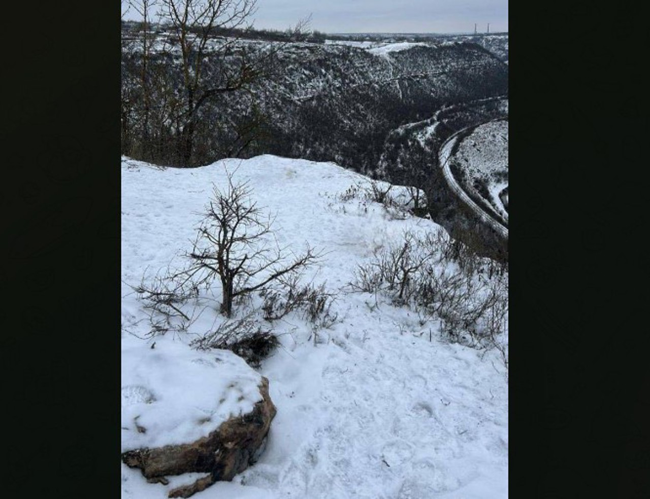 Tragedie în raionul Rezina. O minoră a decedat după ce ar fi căzut de la înălțime