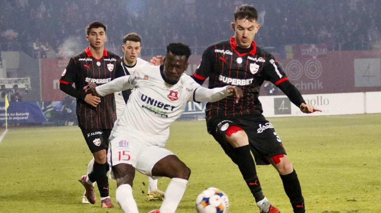 Dinamo București a revenit pe primul loc în campionatul României