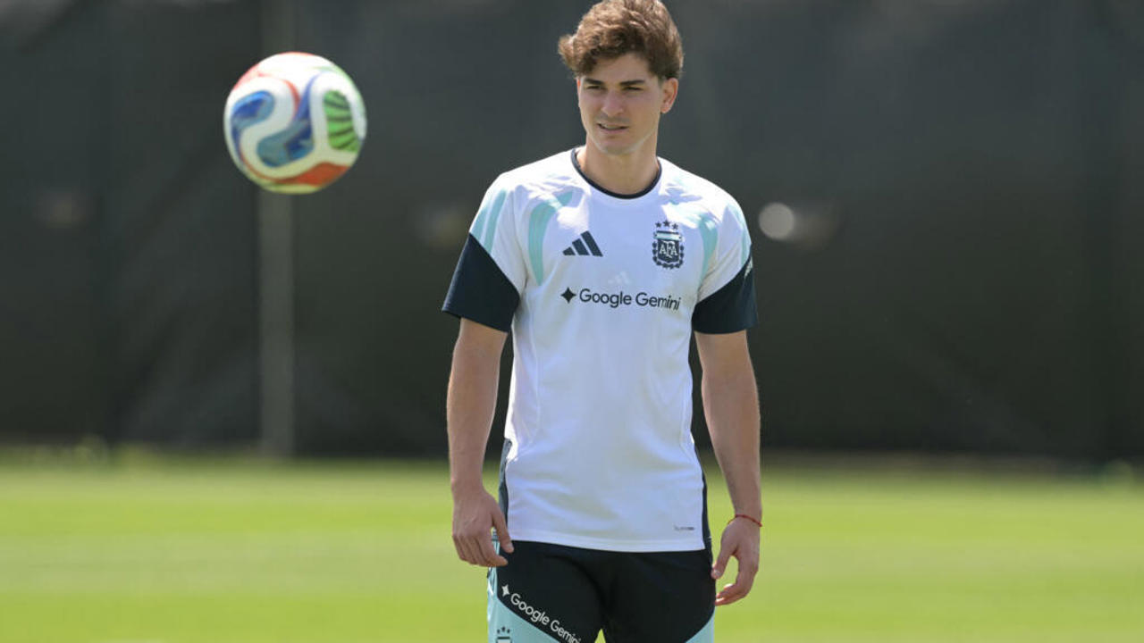 Atacantul Julian Alvarez a rupt tăcerea privind viitorul său. Argentinianul vrea să plece de la Atletico Madrid