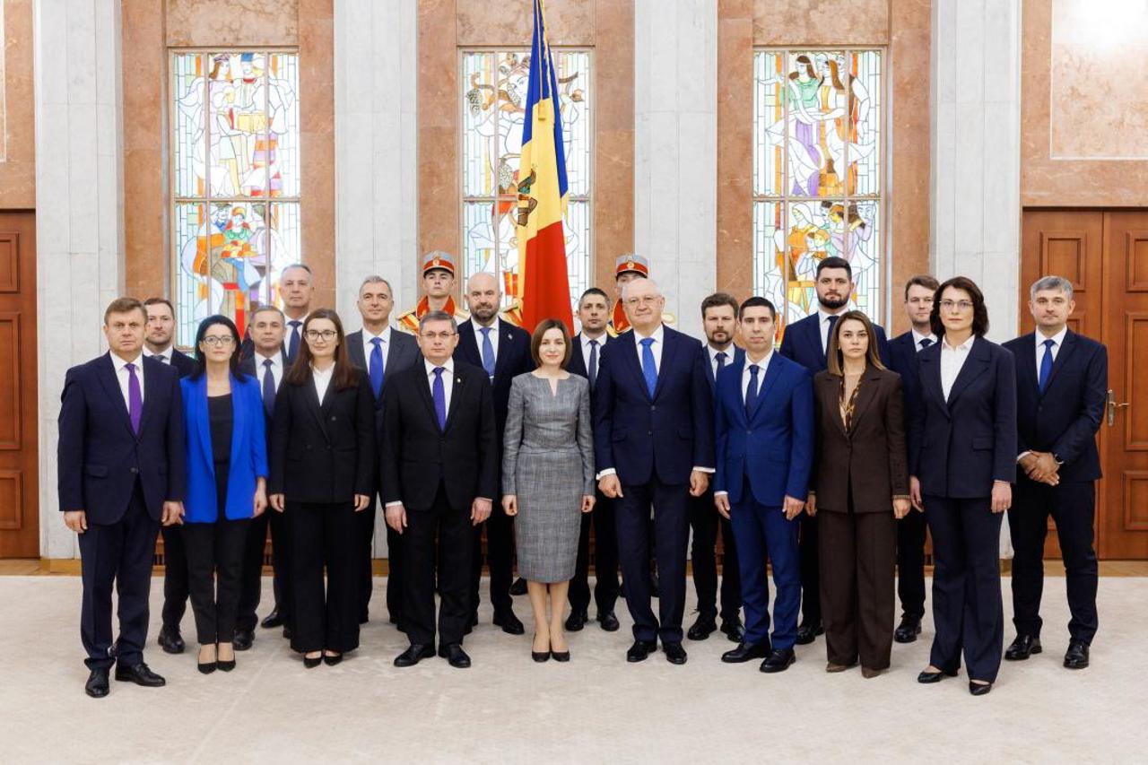 Munteanu Cabinet seen by experts as a guarantee of stability; European leaders welcome the new government in Chisinau