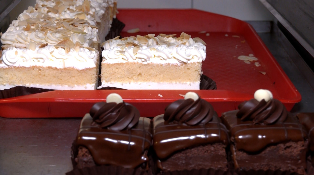 A dus gustul de acasă peste Prut: moldoveanca din Soroca care conduce o rețea de nouă cofetării la Iași