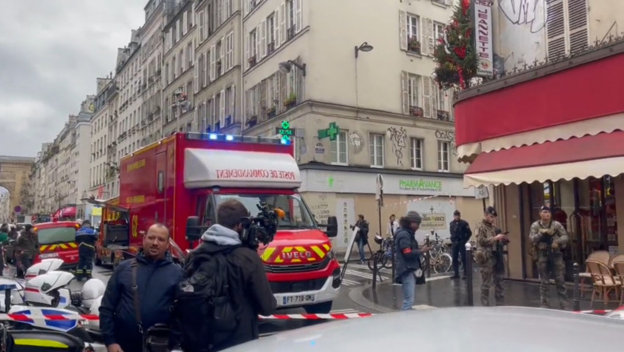 Paris gunman kills three in attack on Kurdish cafe