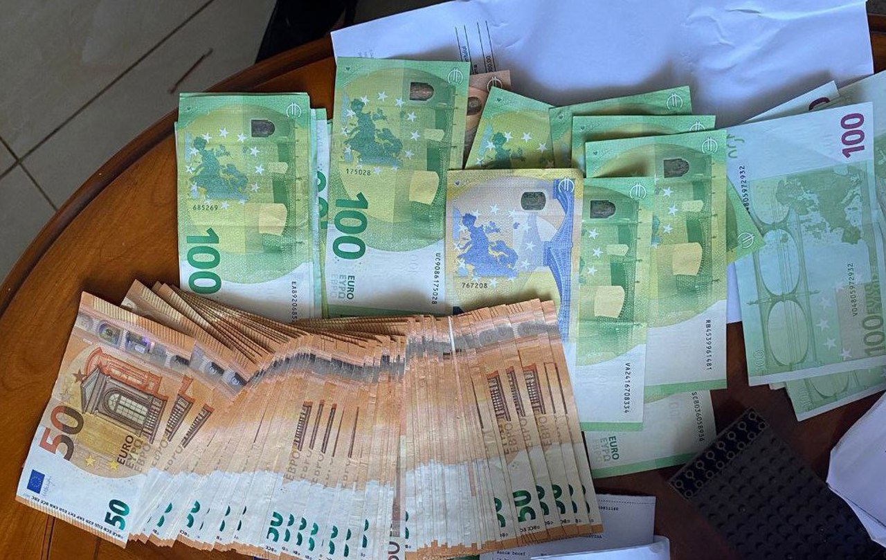 По делу о контрабанде сигарет арестован гражданин Молдовы