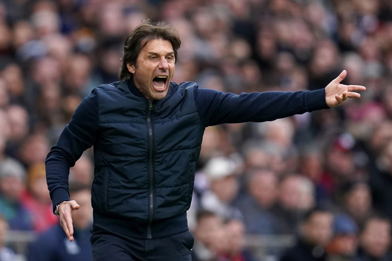 Conte s-a despărțit de Tottenham