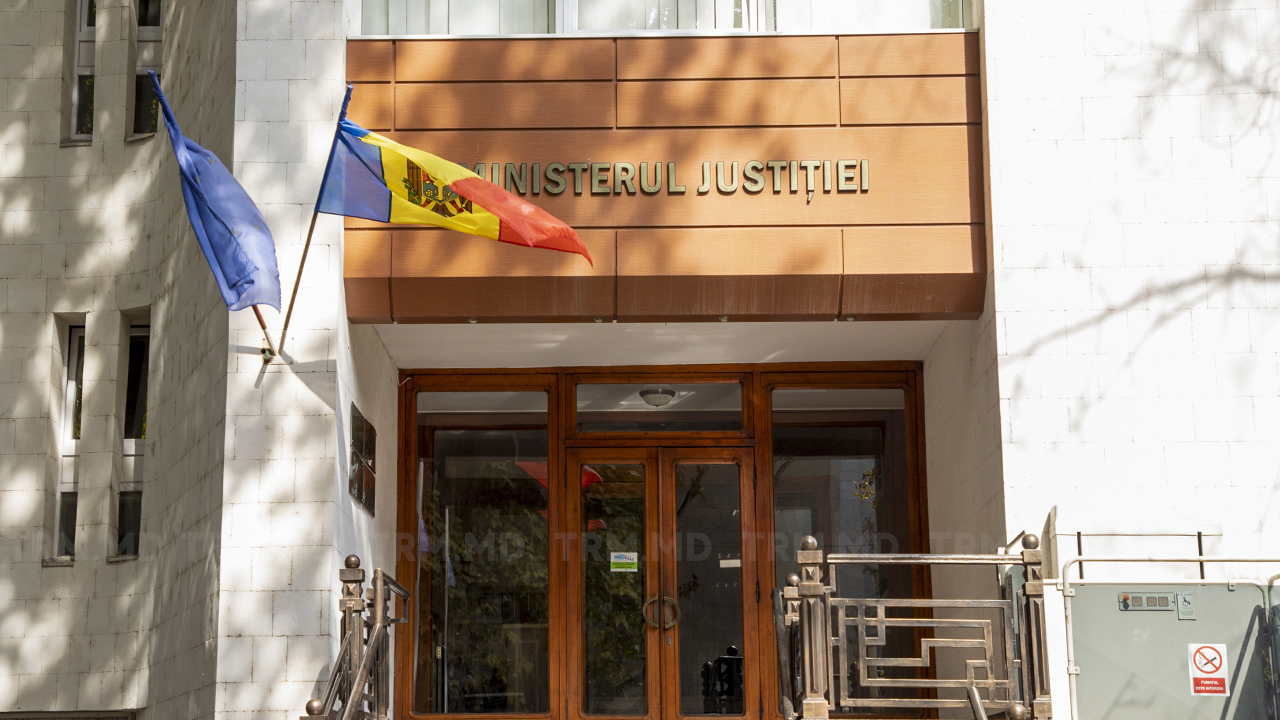 Expert: Ministerul Justiției trebuie să se ocupe de legi, nu de stimularea procurorilor și judecătorilor