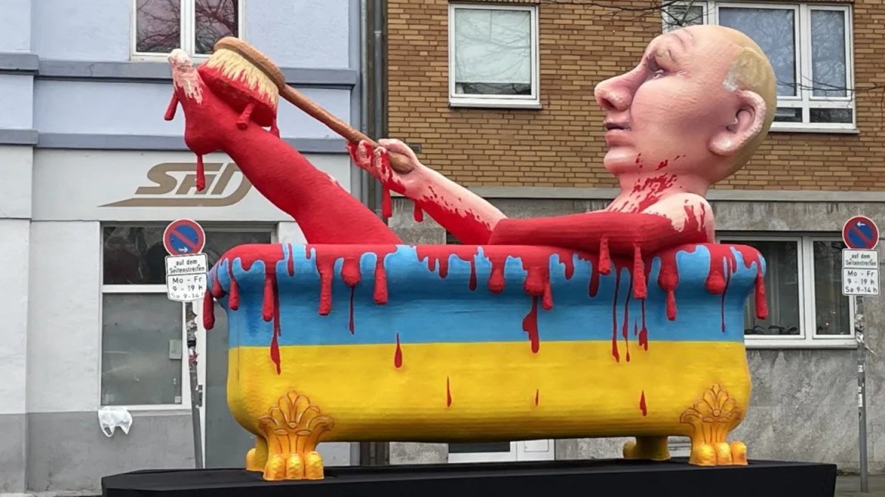 Russian Artist Flees to Germany, Finds Creative Outlet in Carnival Float