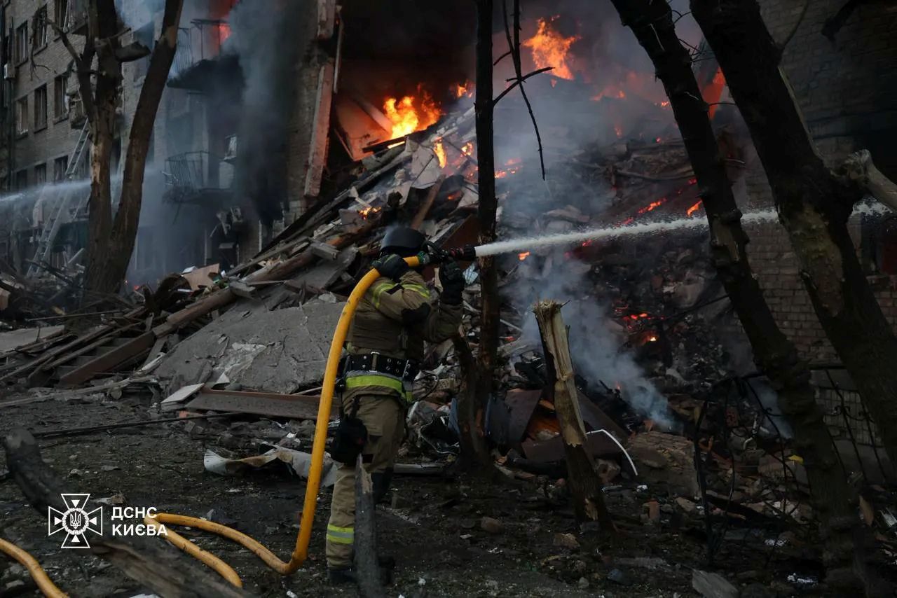 Rusia a folosit „Oreșnik” în bombardamentele nocturne asupra Ucrainei, susține Zelenski