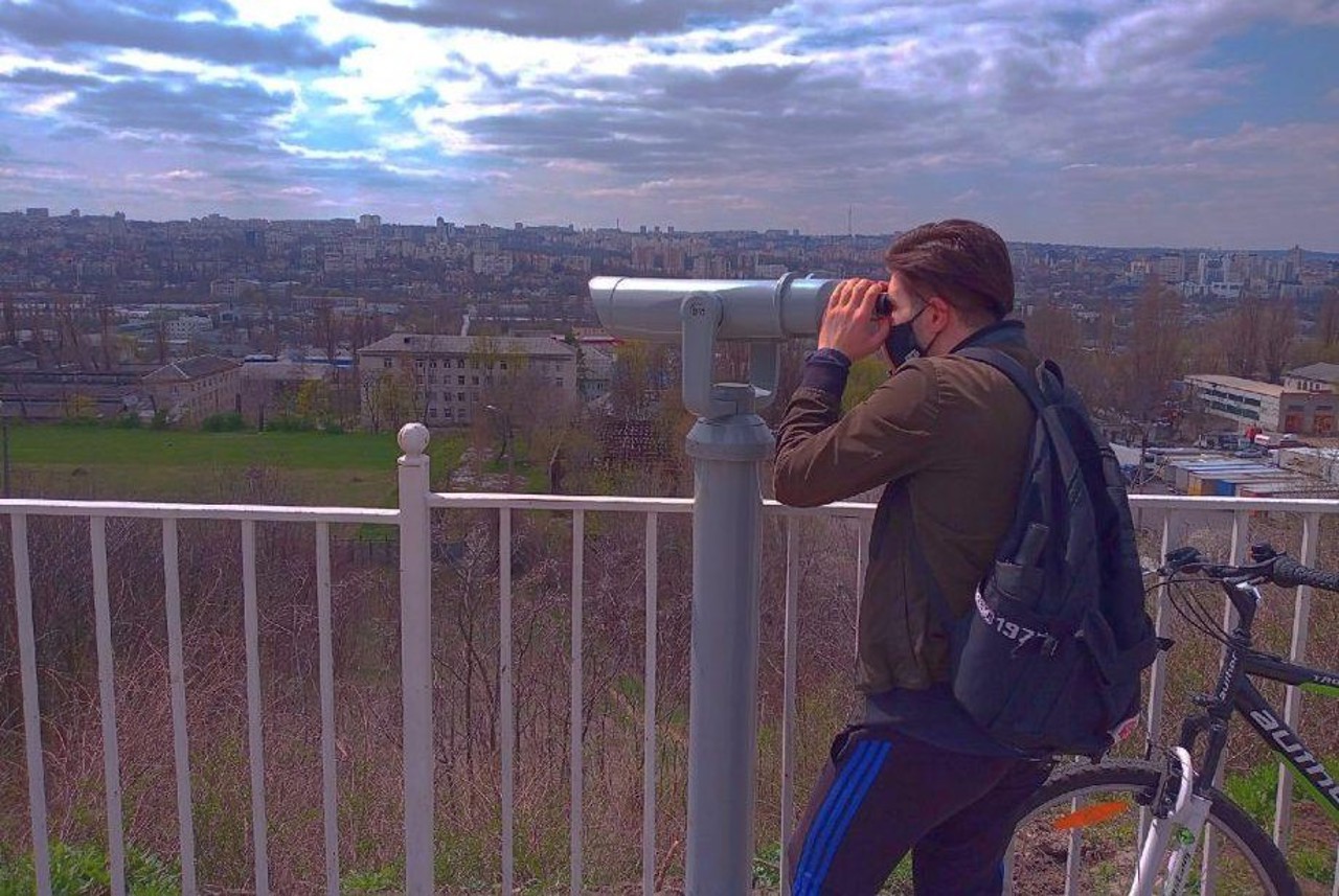 Inaugurat acum trei ani, Scuarul panoramic din sectorul Ciocana al capitalei intră din nou în reparație