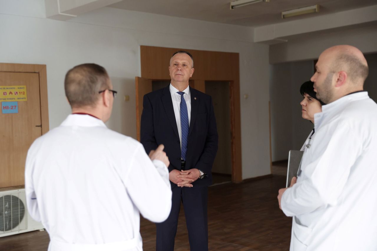 Secția pentru copii din Nisporeni, închisă temporar după controale. Emil Ceban: „Investițiile nu pot substitui responsabilitatea managerială”