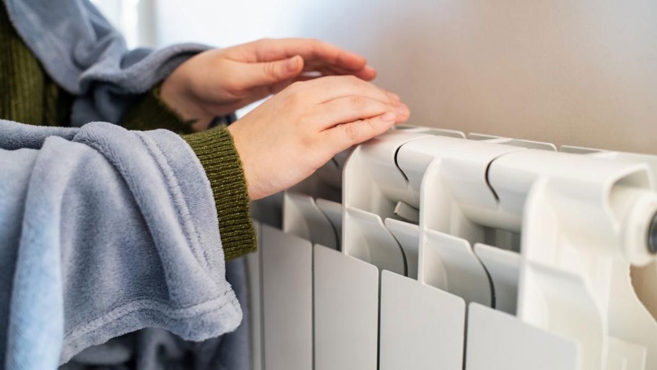 Majoritatea instituțiilor și blocurilor de locuințe din Chișinău au fost conectate la agentul termic: în școli căldura va fi pornită după vacanță