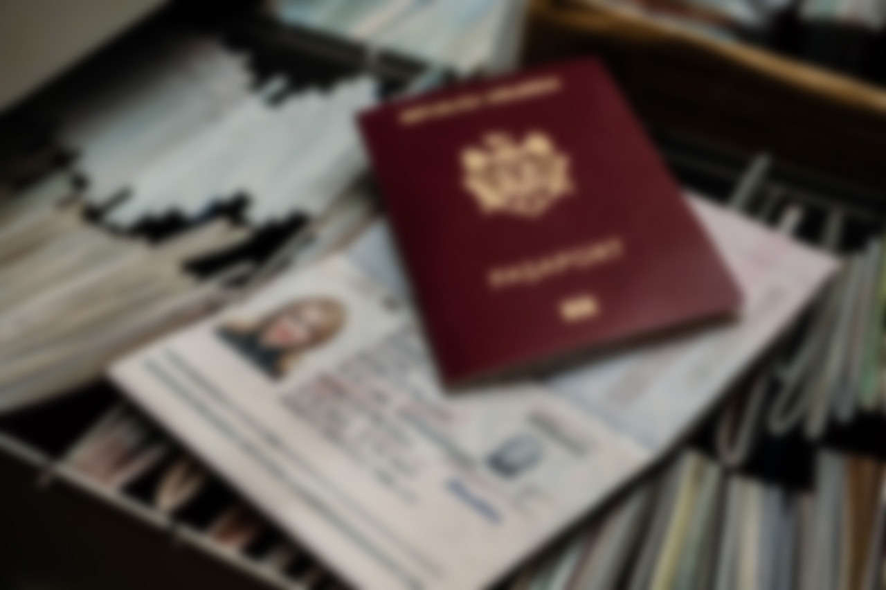 Documente falsificate, expediate prin colete: Un tânăr de 21 de ani, reținut 