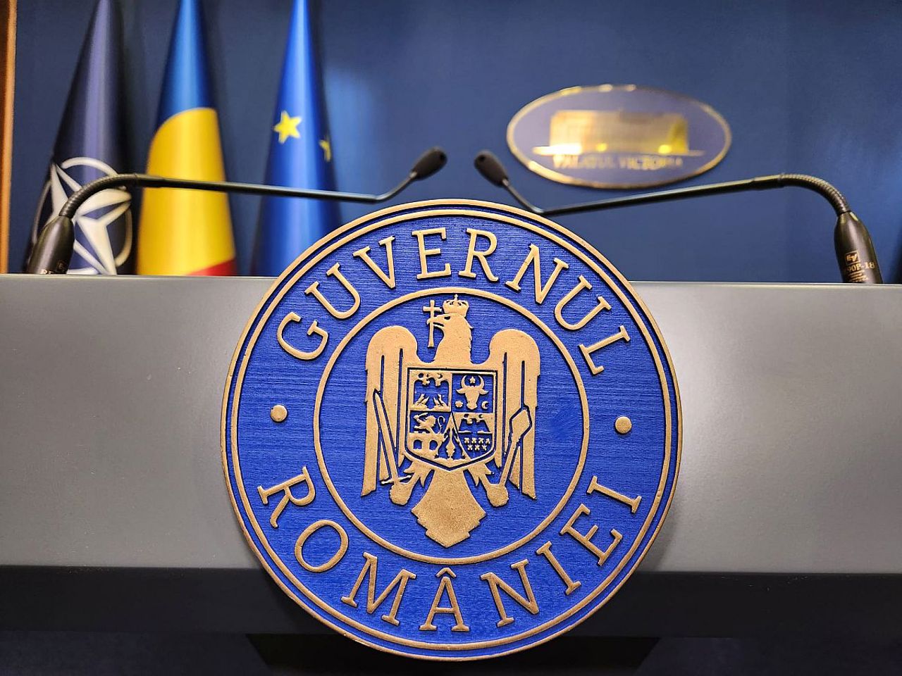 Guvernul Veștea, în fața votului final. Ședința Parlamentului, convocată pentru ora 21:30