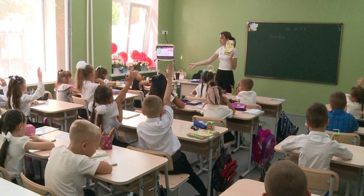 Over 100 Ukrainian refugee children attend school both in Chișinău and in Ukraine