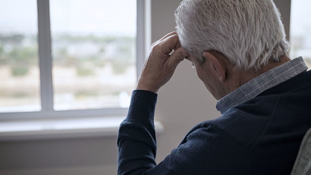 A crezut că vorbește cu angajații BNM. Un pensionar din Chișinău a transmis escrocilor aproape 290 de mii de lei