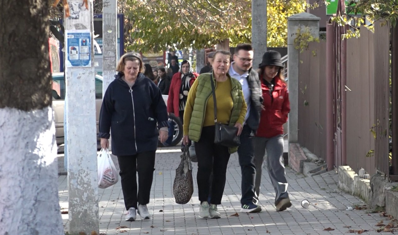 Așteptările cetățenilor de la noul Guvern: „Să se concentreze pe situația economică a țării și bunăstarea oamenilor”