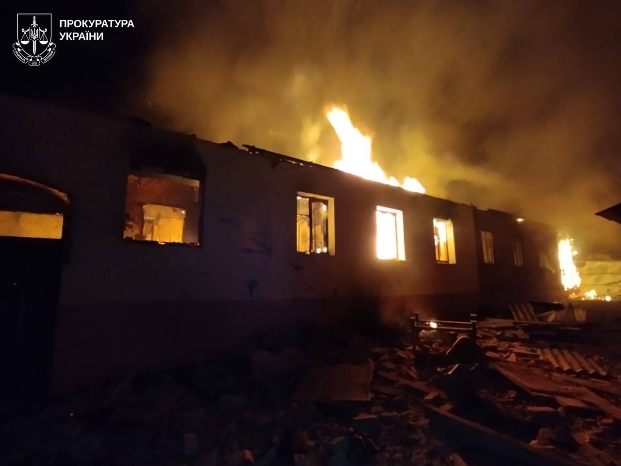 Новые атаки дронов: есть жертвы и пострадавшие в Украине, в России — снова загорелся Туапсинский НПЗ, погиб человек