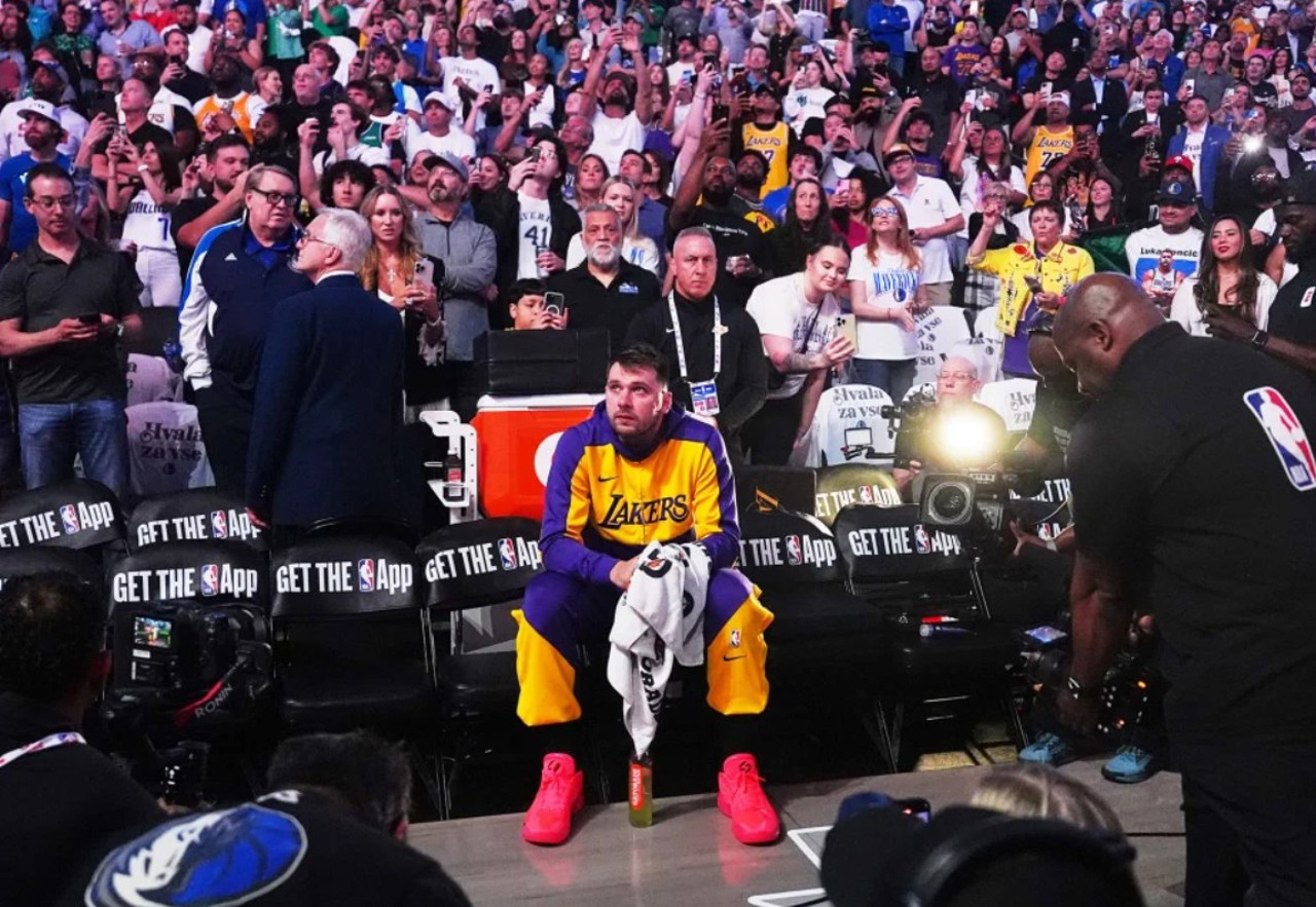 Revenire emoționantă pentru baschetbalistul Luka Doncic la Mavericks: aplauze, lacrimi și 45 de puncte
