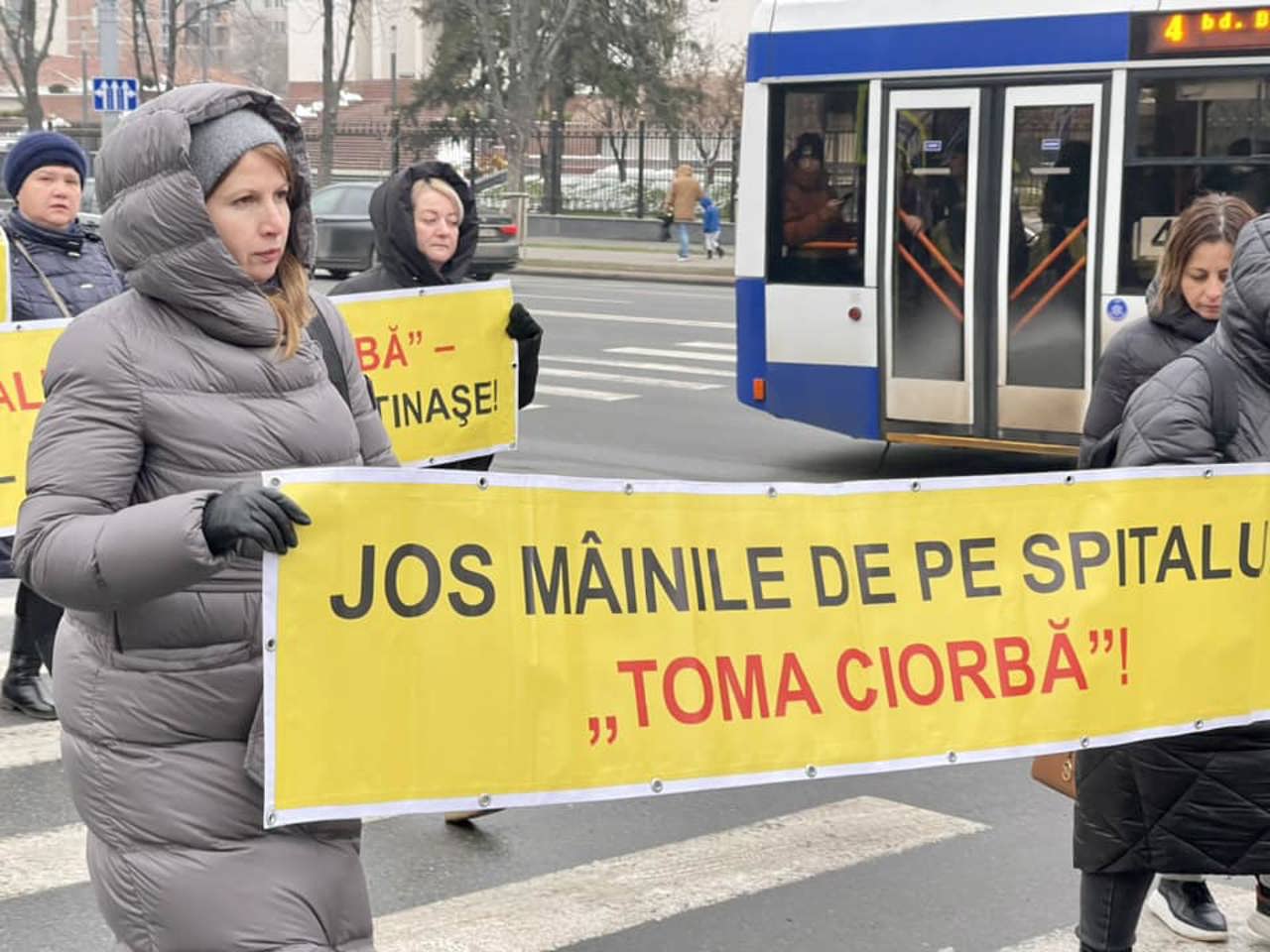 Angajații Spitalului „Toma Ciorbă” și cei ai Spitalului de Dermatologie și Maladii Comunicabile continuă să protesteze