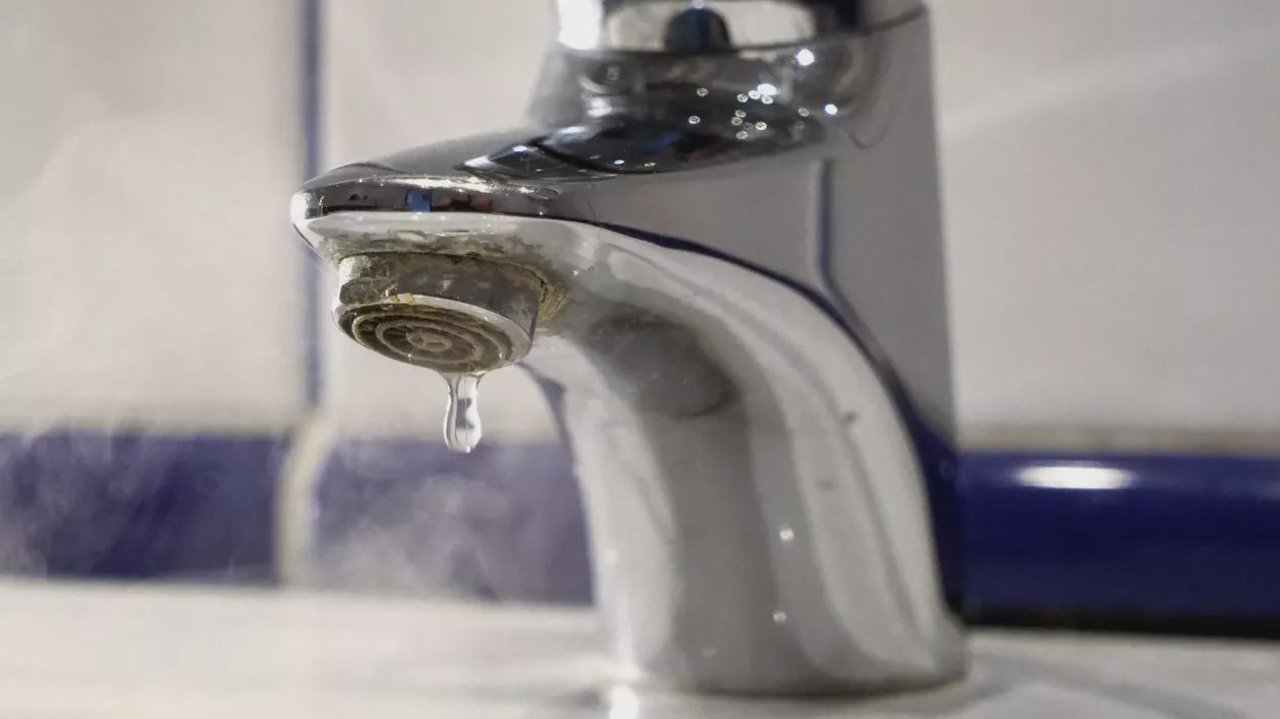 Atenție, consumatori! Termoelectrica oprește temporar apa caldă în sectoarele Botanica și Centru