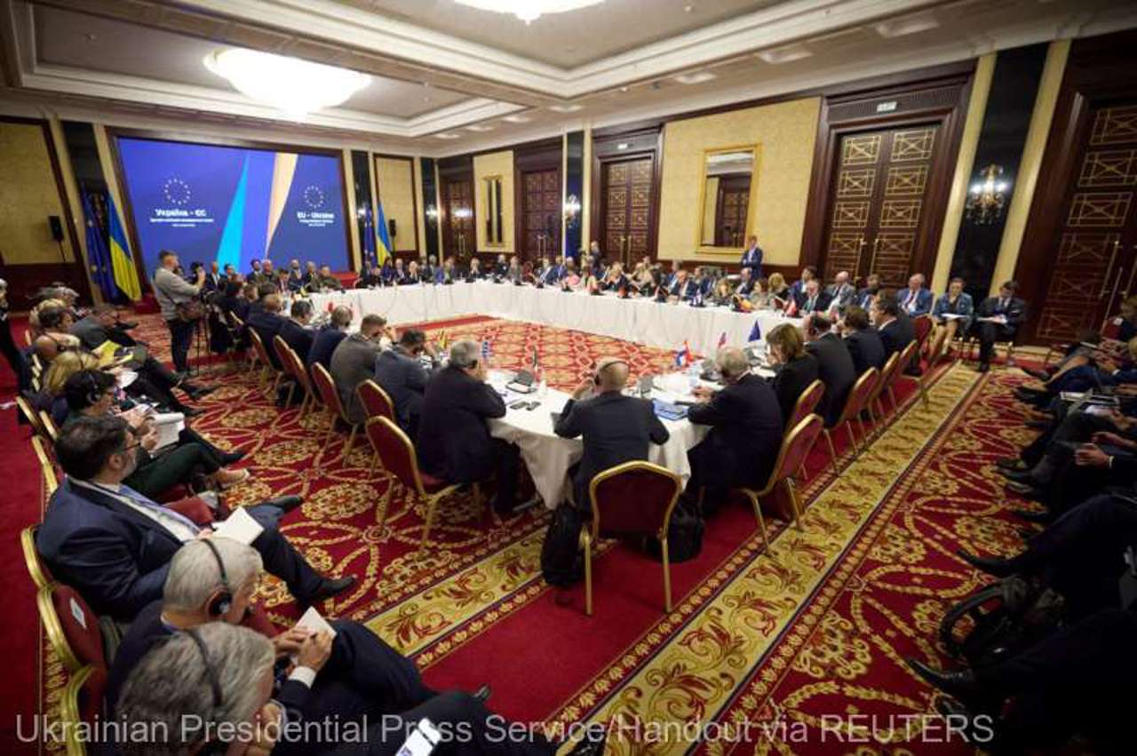 EU pledges lasting support at 'historic' Kyiv meeting