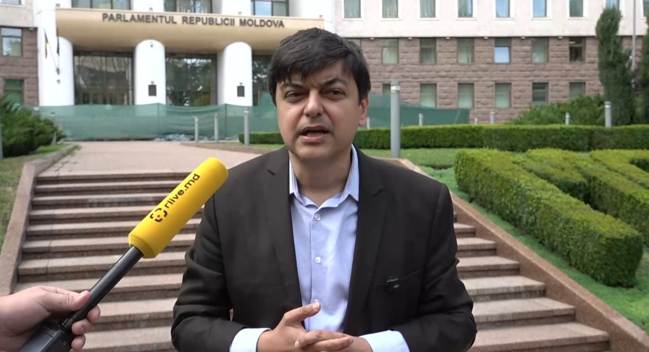 La protest în fața Parlamentului, în locul consultărilor de la Președinție: Propunerea MAN pentru funcția de prim-ministru