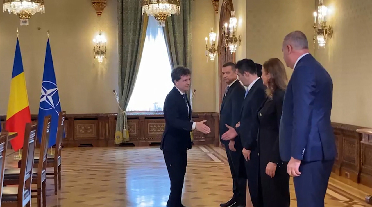 România, în căutarea unui premier: Negocieri tensionate și miza anticipatelor