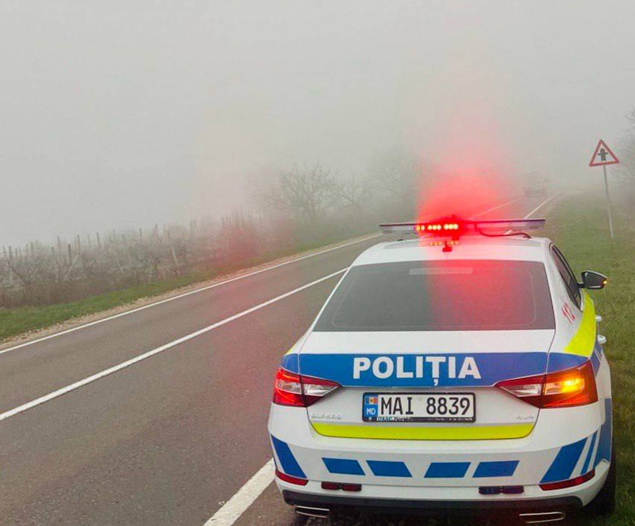 Ceață densă pe mai multe drumuri din țară: Poliția avertizează șoferii să circule cu prudență