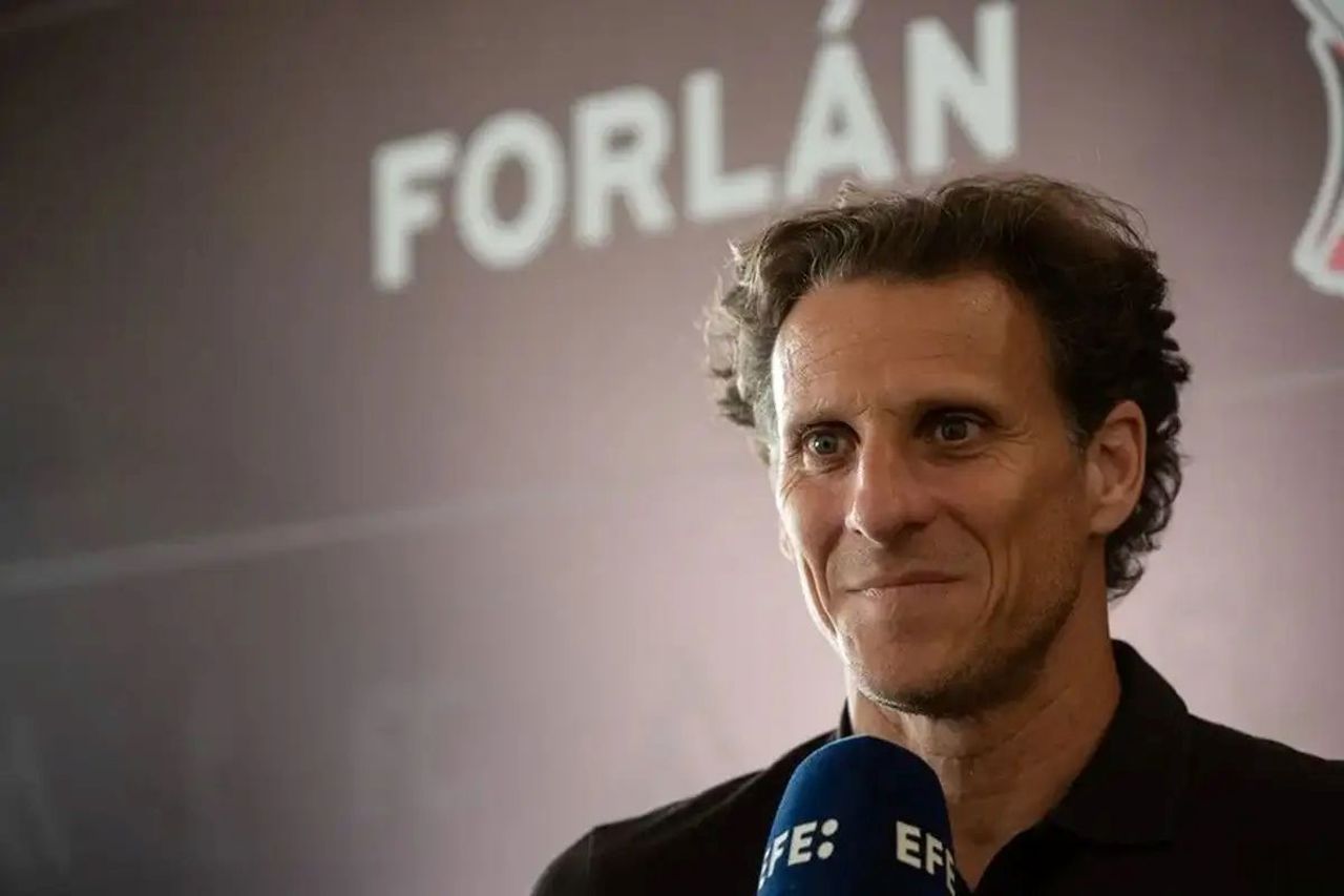 Diego Forlán a devenit selecționer interimar al echipei de fotbal a Uruguaylui 