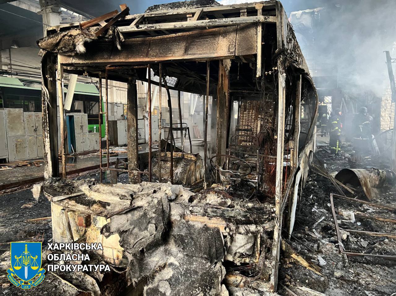 Российские удары по Украине: в Одесской области разрушено почтовое отделение, в Харькове - пострадало троллейбусное депо