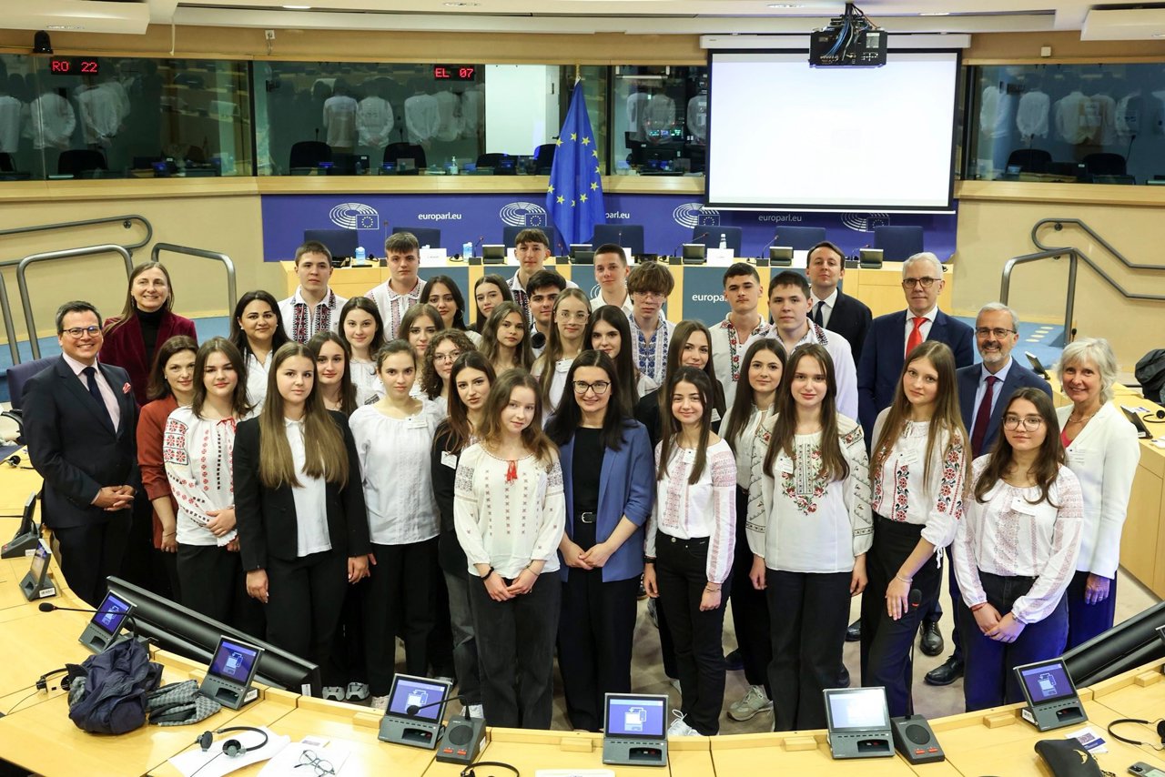 Premiul special pentru R. Moldova: 28 de liceeni din Chișinău au vizitat Parlamentul European