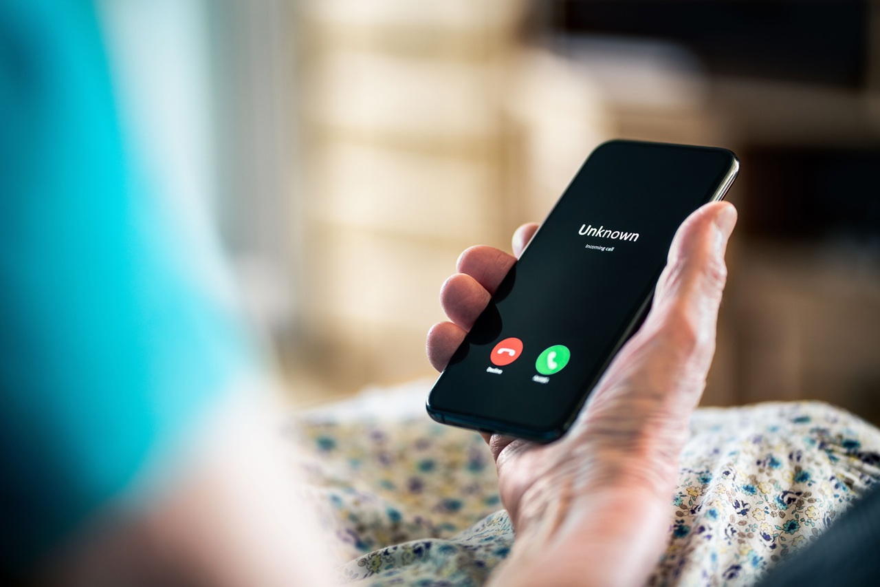 Premier Energy atenționează: „Persoane necunoscute cer date personale sub pretextul de a fi schimbate contoarele”