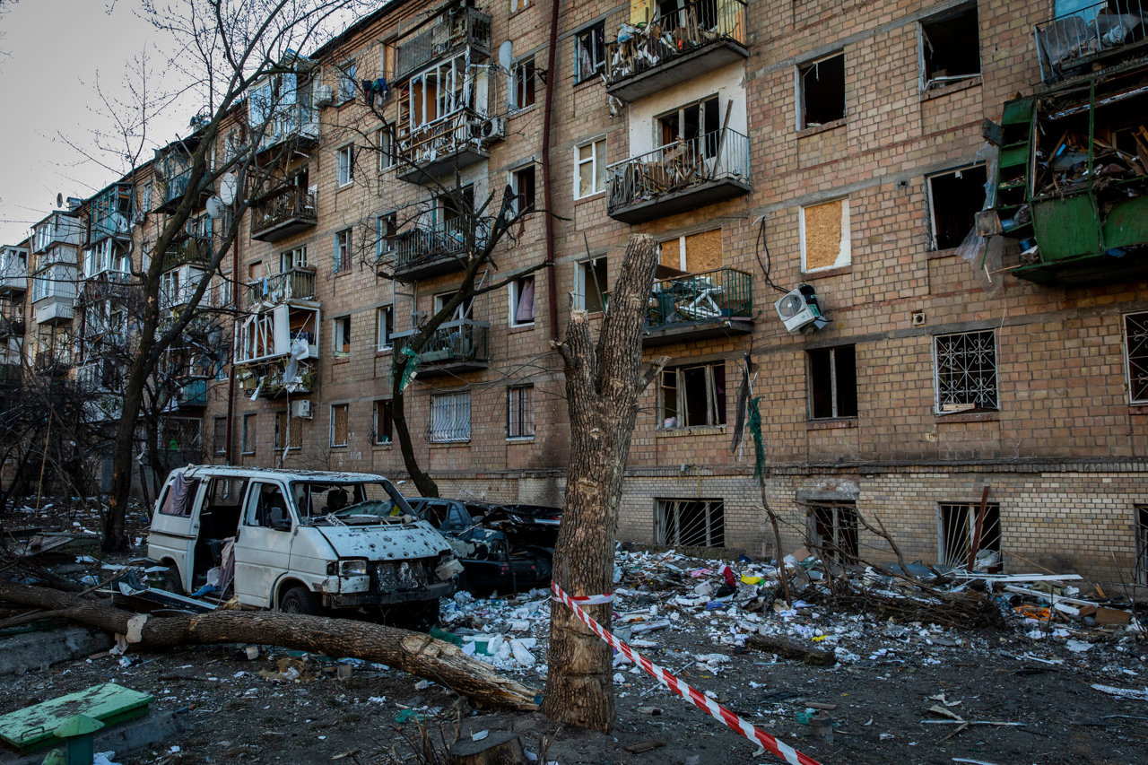 Război în Ucraina: Cel puțin patru oameni au murit, iar alți 14 au fost răniți în Herson, după ce trupele ruse au lansat aproape 300 de obuze în această regiune